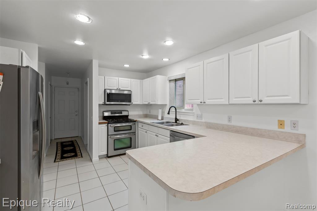 25893 Golf Pointe Drive