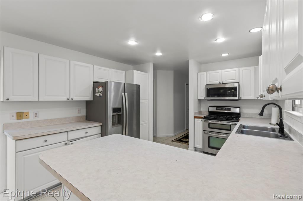 25893 Golf Pointe Drive