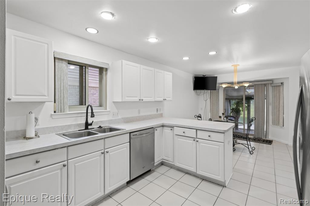 25893 Golf Pointe Drive