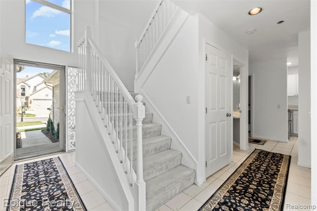 25893 Golf Pointe Drive