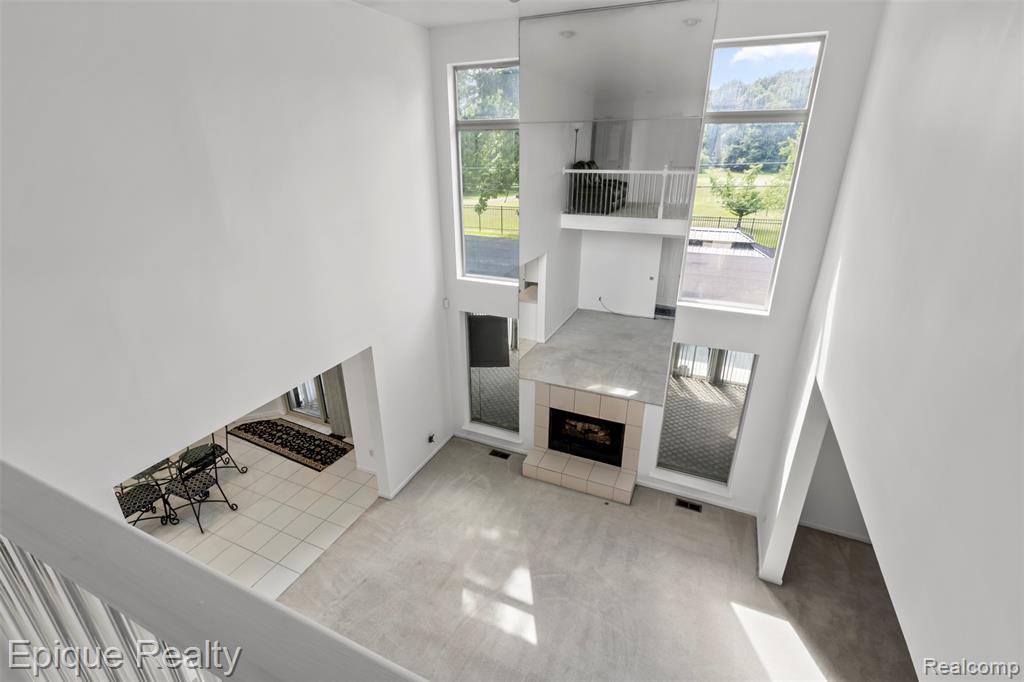 25893 Golf Pointe Drive