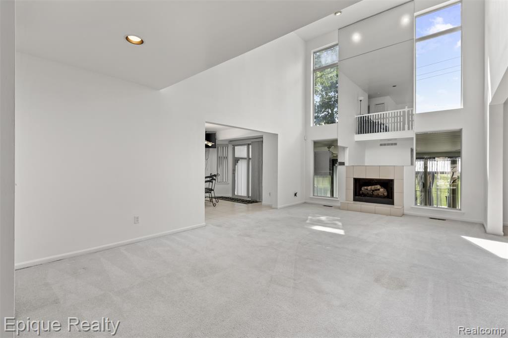 25893 Golf Pointe Drive