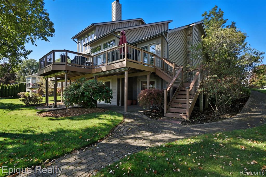 239 Pine Tree Road