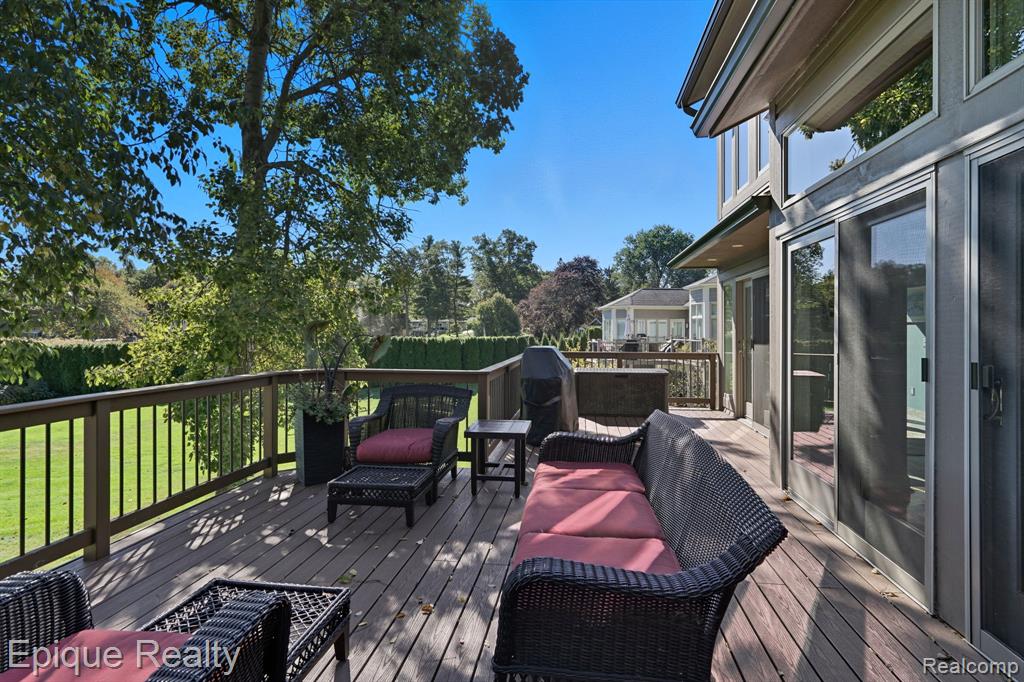 239 Pine Tree Road