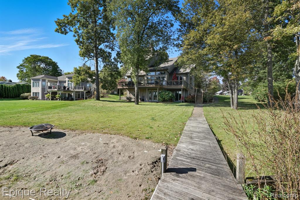 239 Pine Tree Road