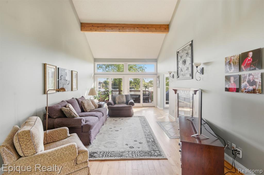 239 Pine Tree Road