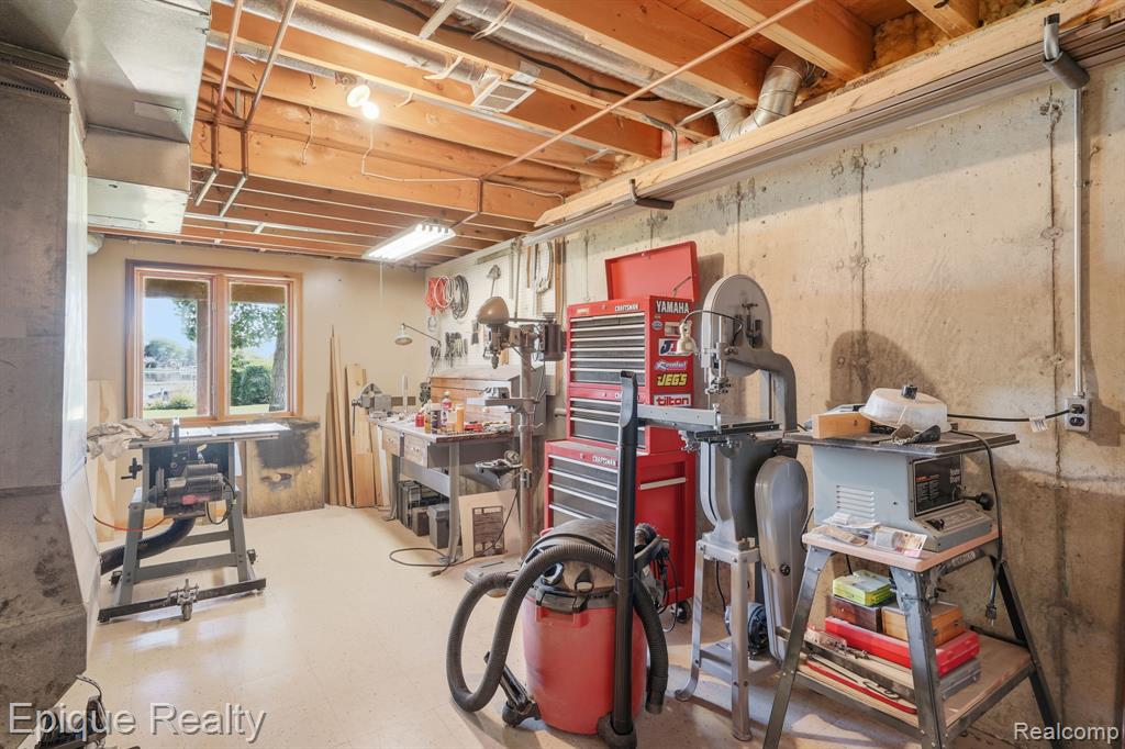 239 Pine Tree Road