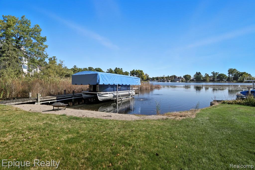 239 Pine Tree Road