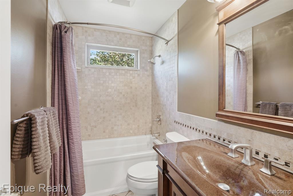 239 Pine Tree Road