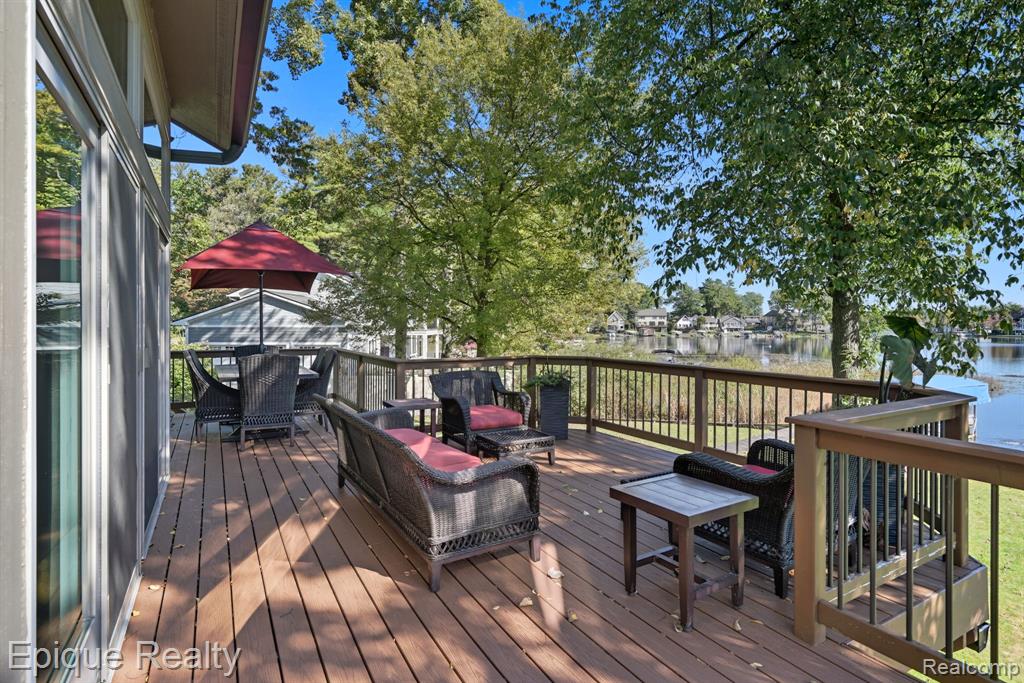 239 Pine Tree Road