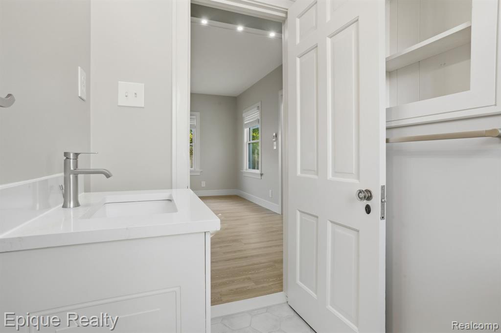 333 Woodward Avenue # 3