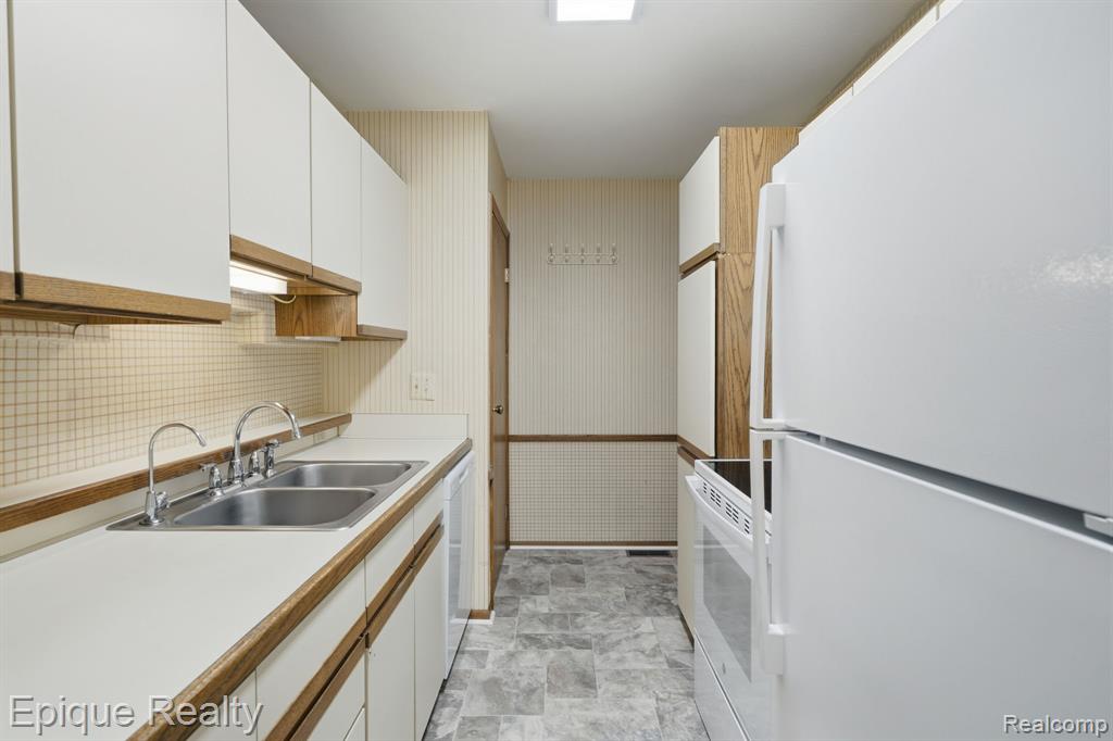 1340 Leisure Drive