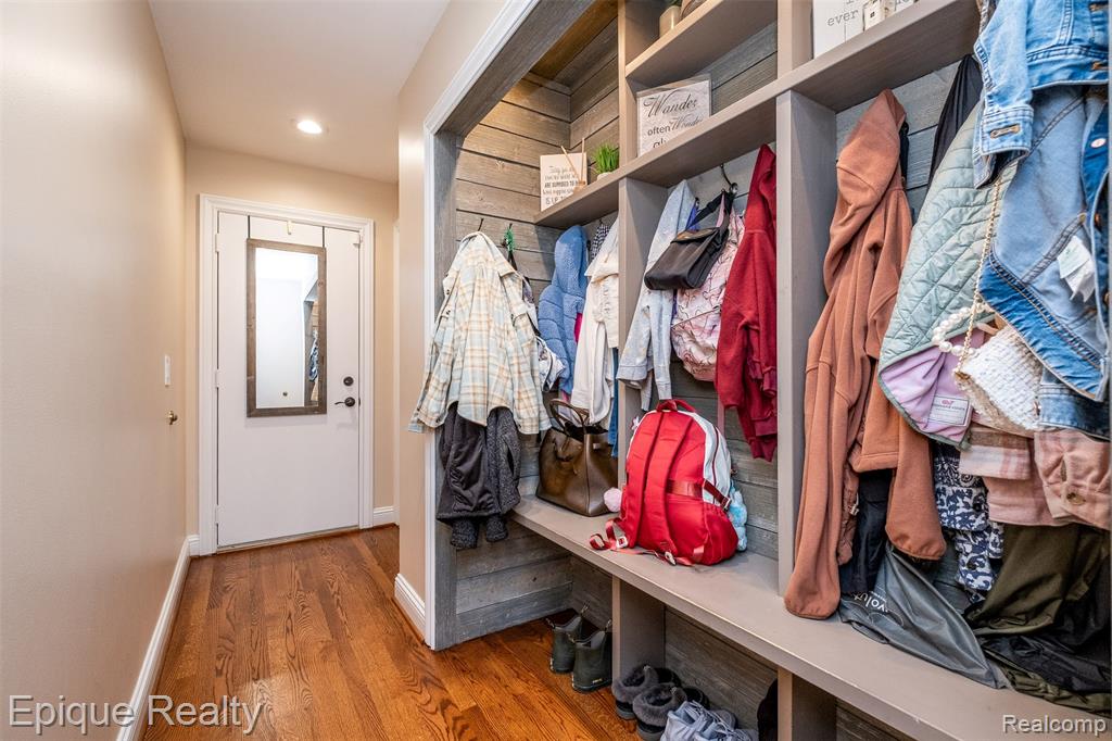 135 W Hickory Grove Road