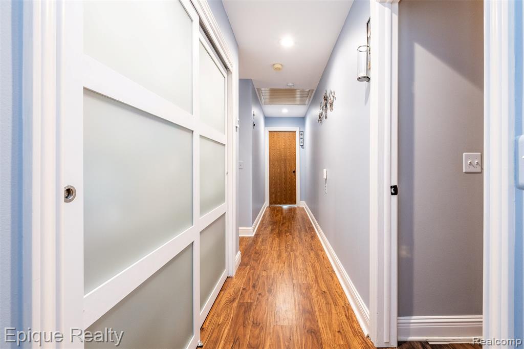 135 W Hickory Grove Road