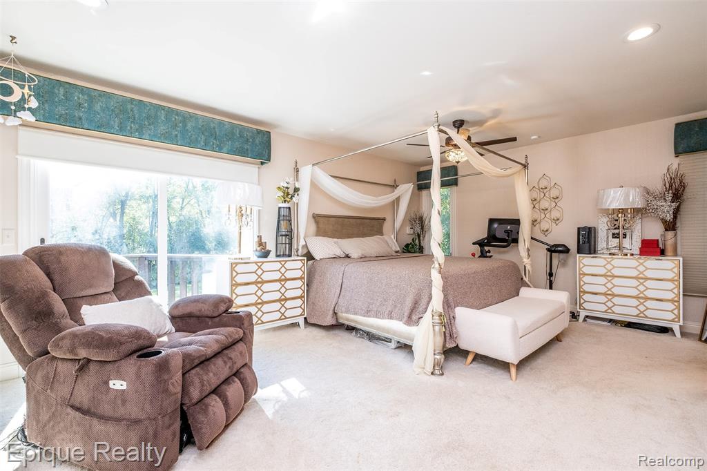135 W Hickory Grove Road