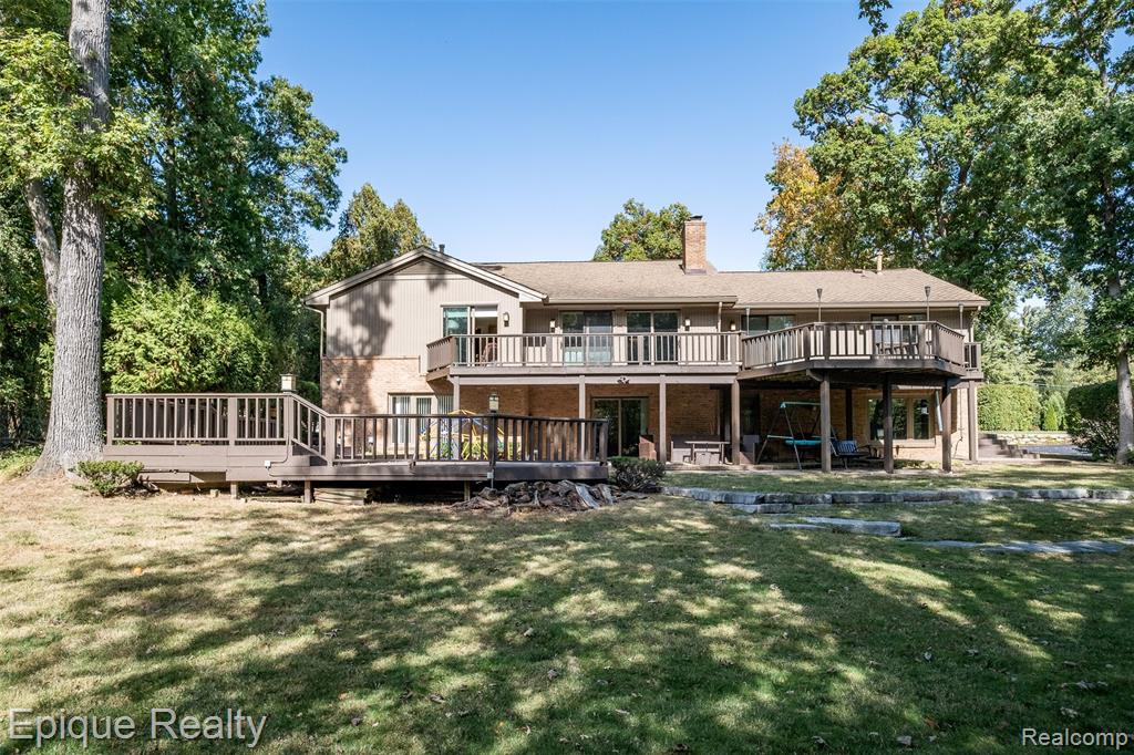 135 W Hickory Grove Road