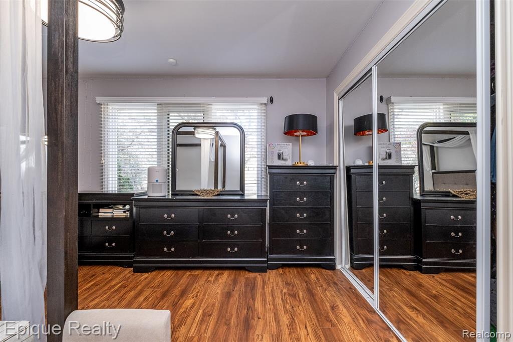 135 W Hickory Grove Road