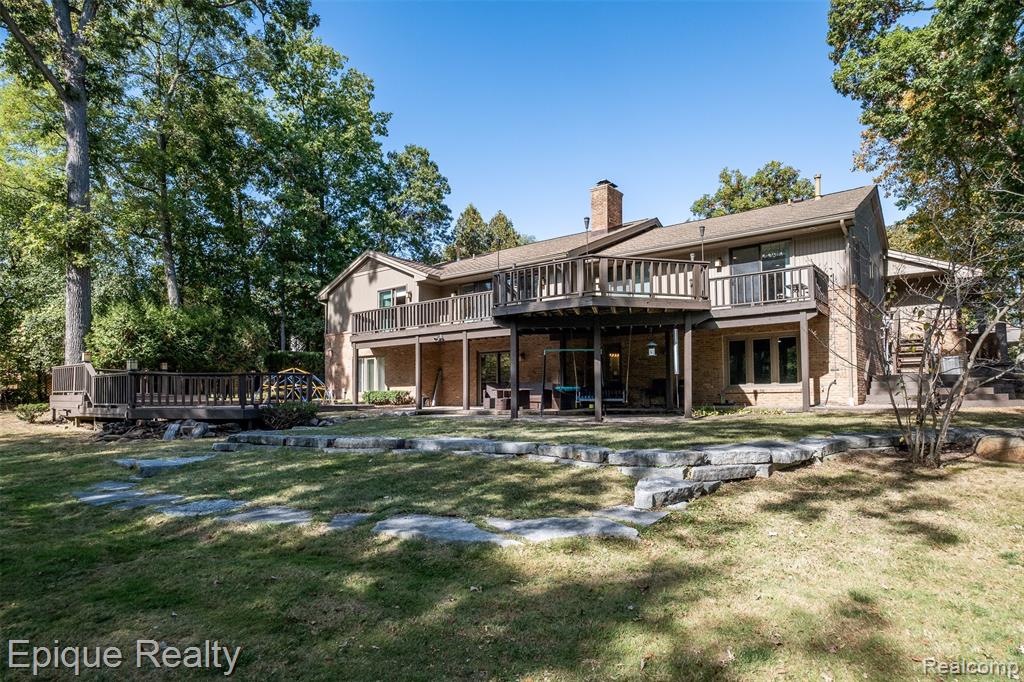 135 W Hickory Grove Road