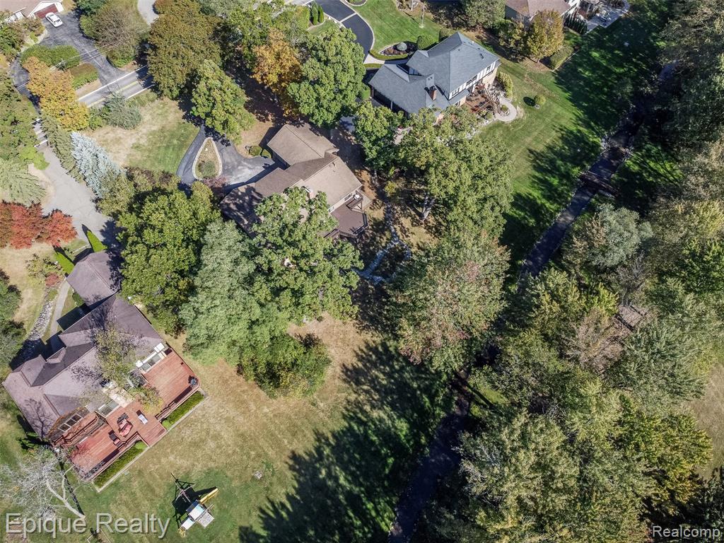135 W Hickory Grove Road