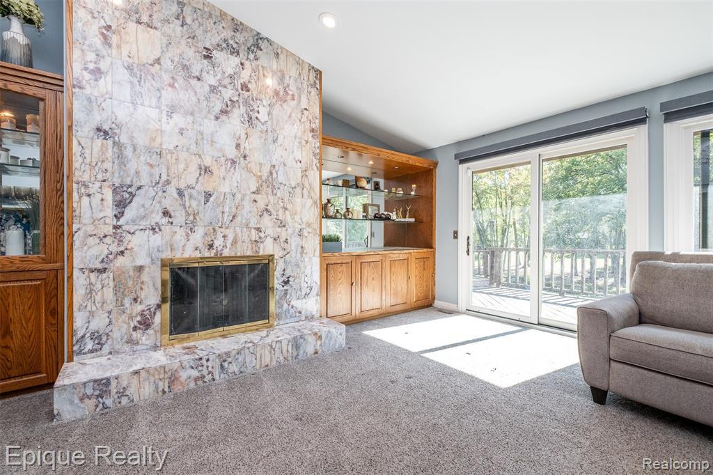 135 W Hickory Grove Road
