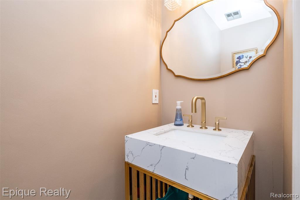 135 W Hickory Grove Road