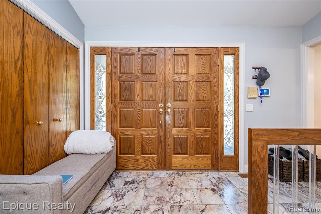 135 W Hickory Grove Road