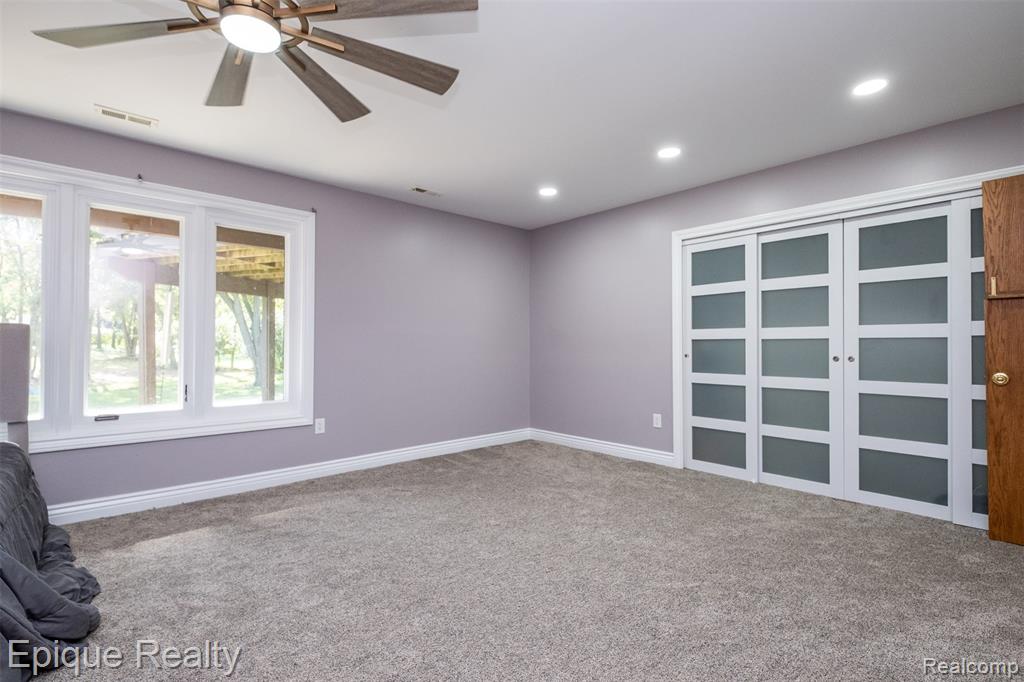 135 W Hickory Grove Road