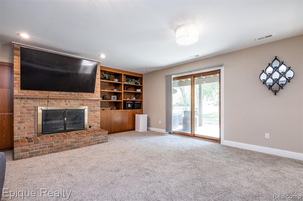 135 W Hickory Grove Road