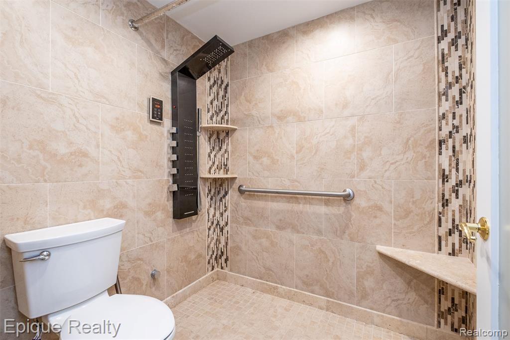 135 W Hickory Grove Road