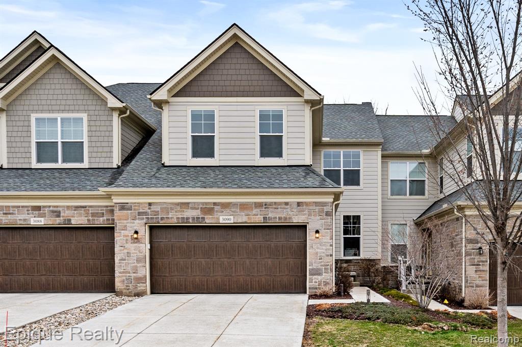 3090 N Spurway Drive