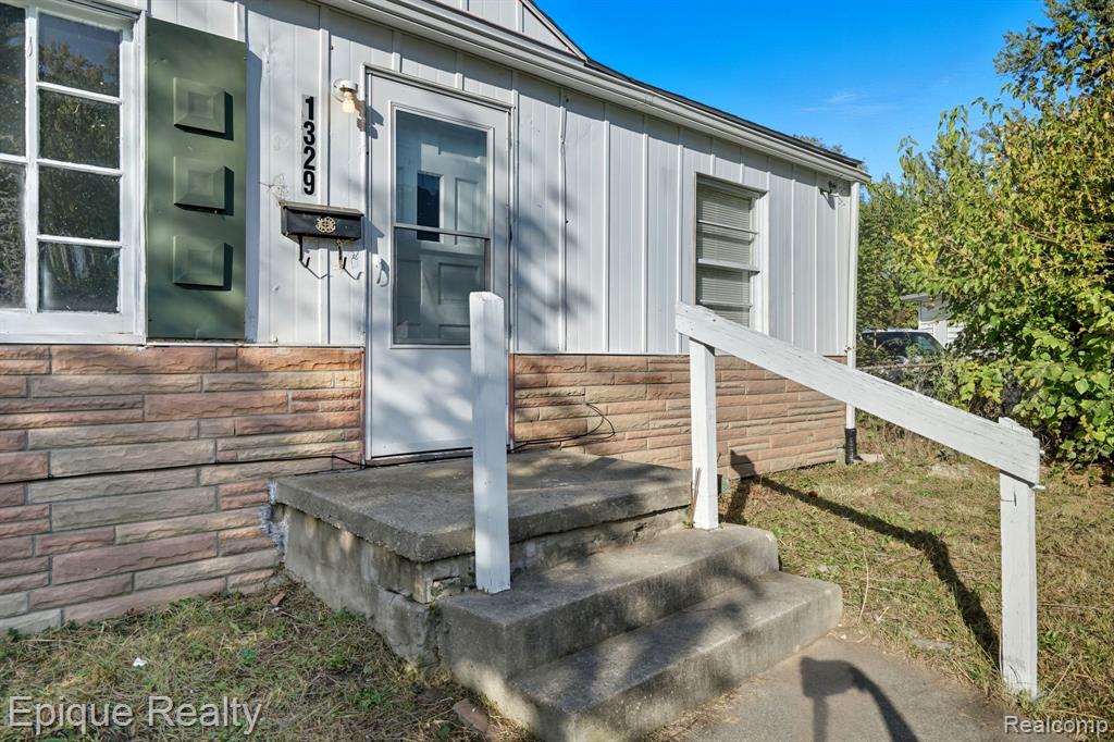 1329 Huron Street