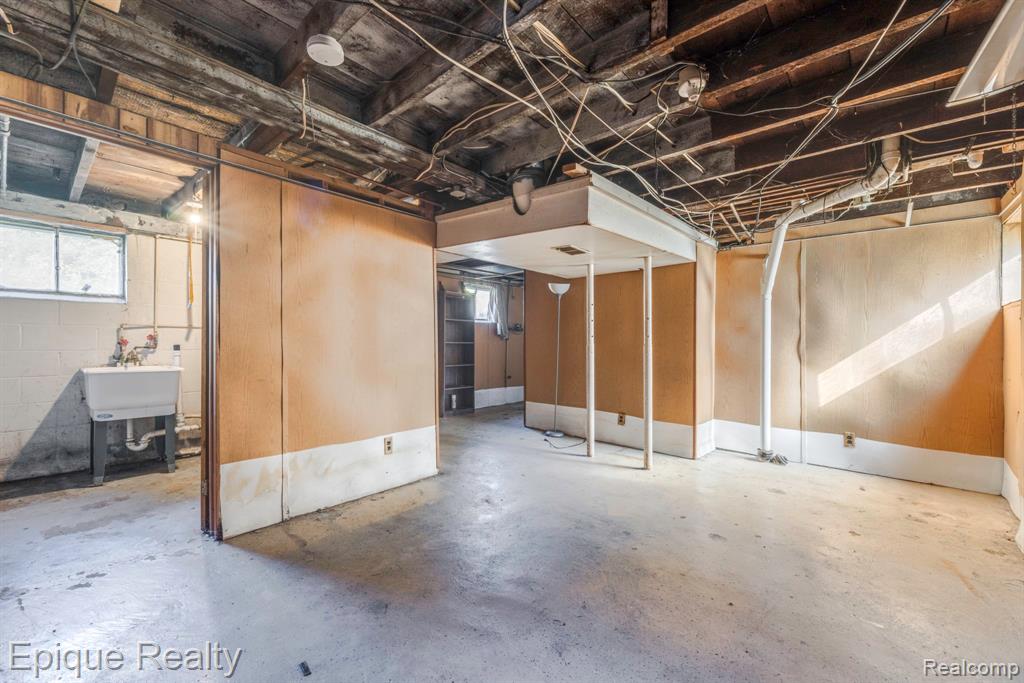 1433 Poplar Street