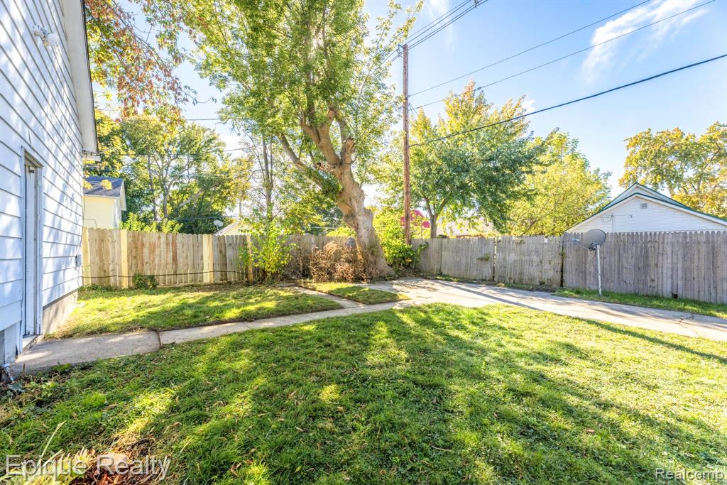 1433 Poplar Street