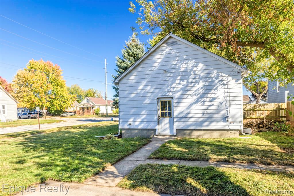 1433 Poplar Street