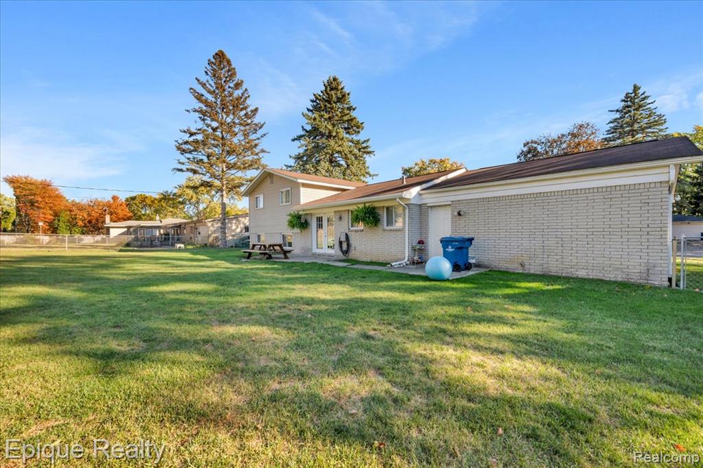 8156 Kenwick Drive