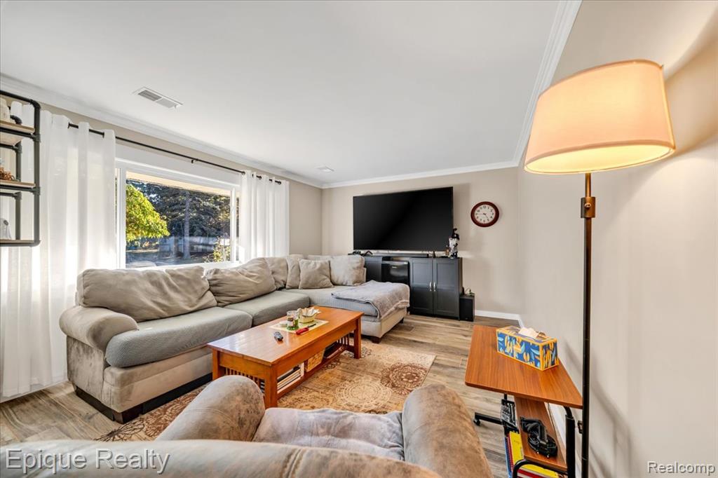 8156 Kenwick Drive