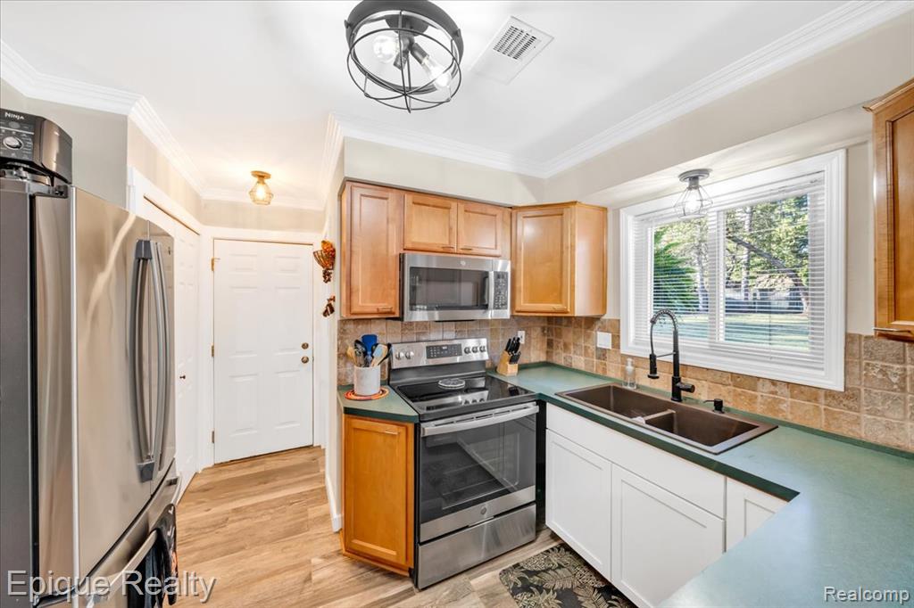8156 Kenwick Drive