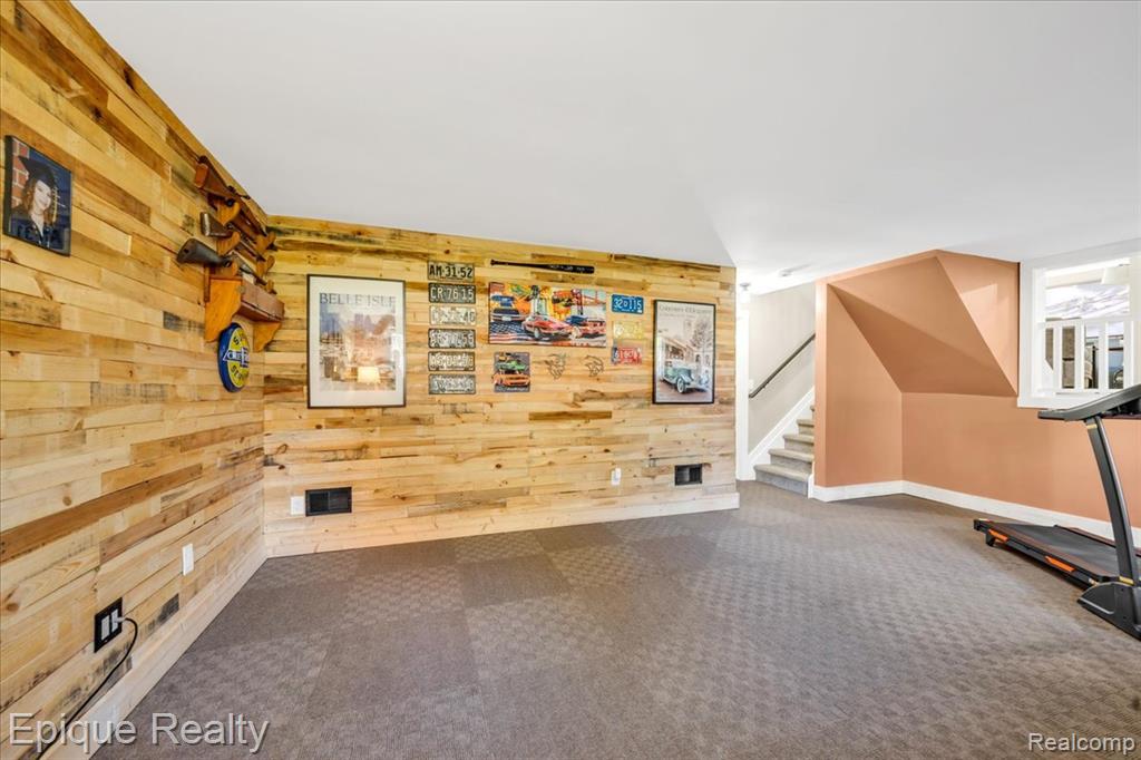 8156 Kenwick Drive