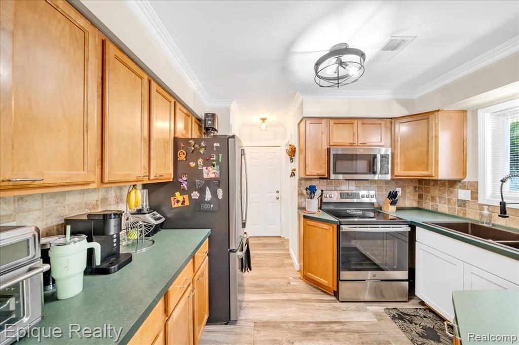 8156 Kenwick Drive