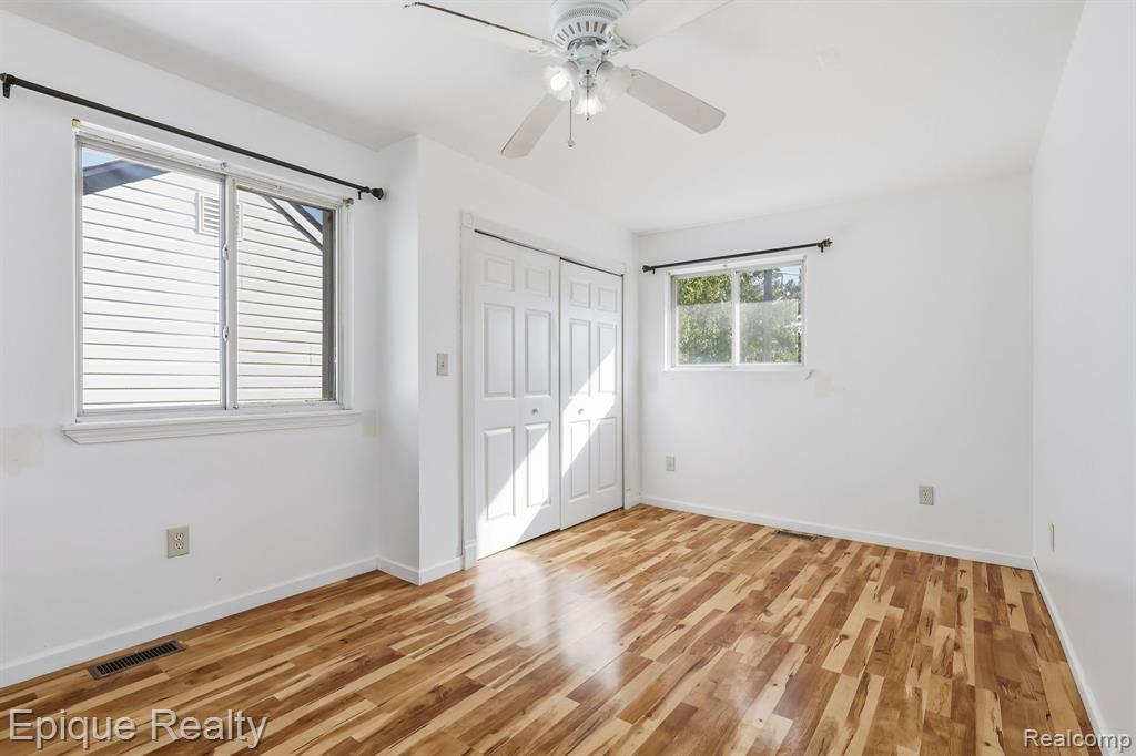 76 W Coy Avenue