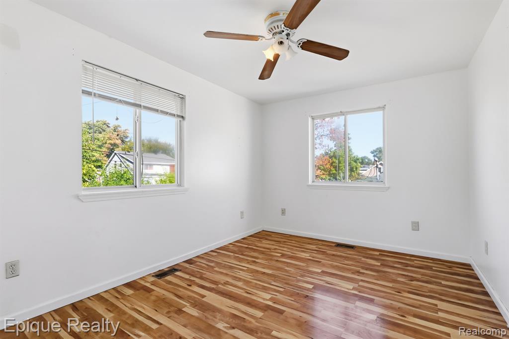 76 W Coy Avenue