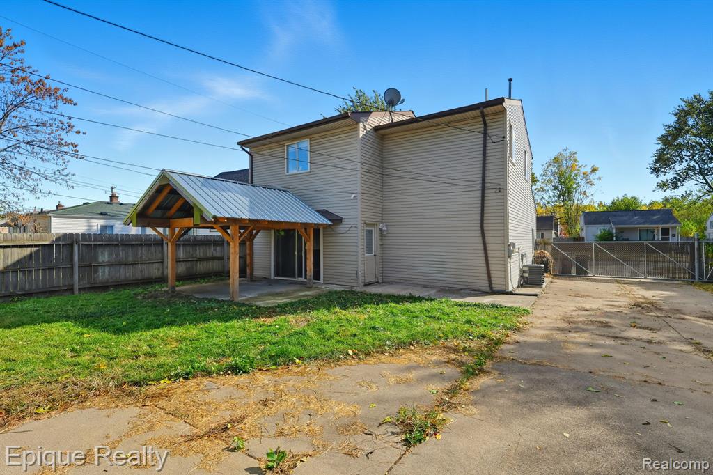 76 W Coy Avenue