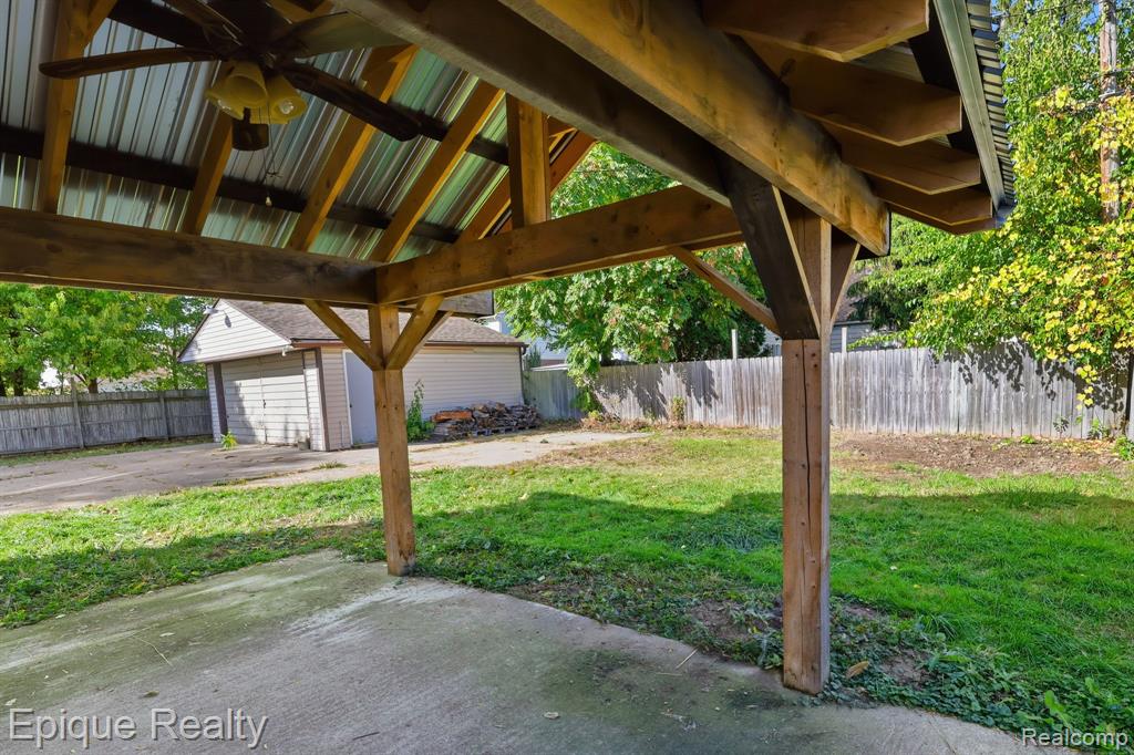 76 W Coy Avenue
