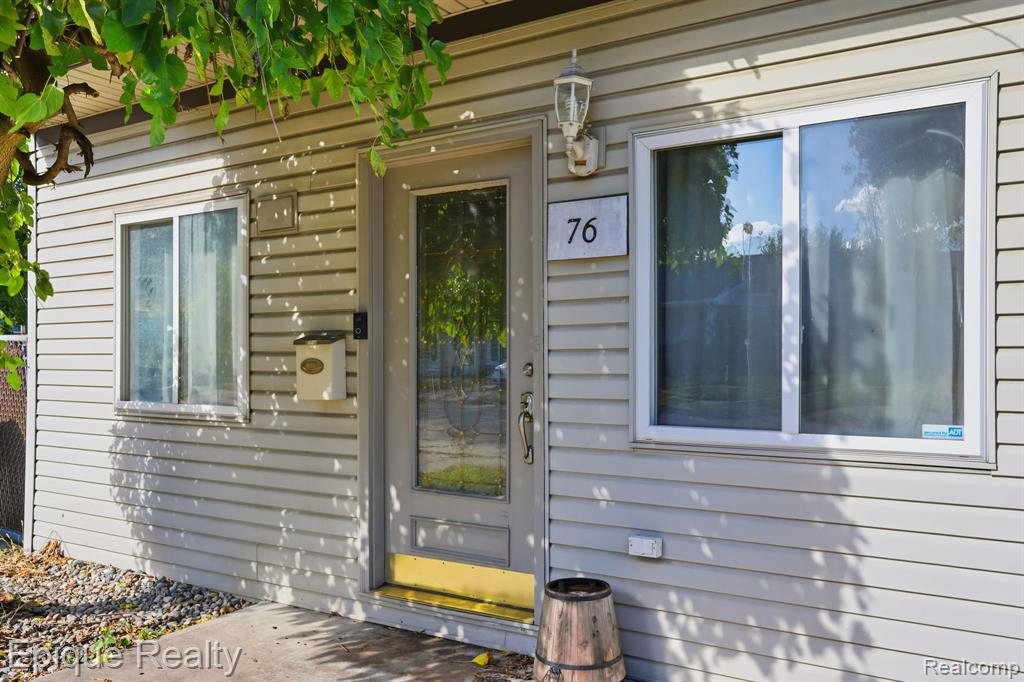 76 W Coy Avenue