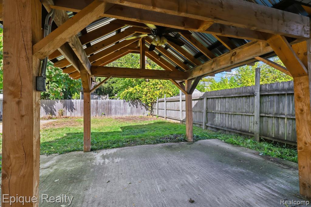 76 W Coy Avenue