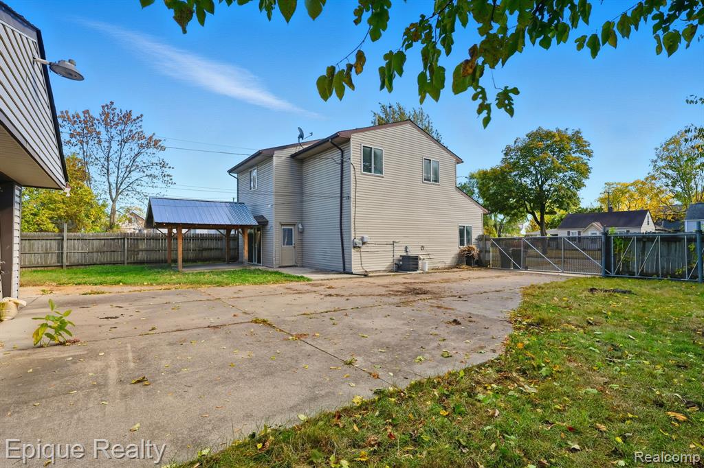 76 W Coy Avenue