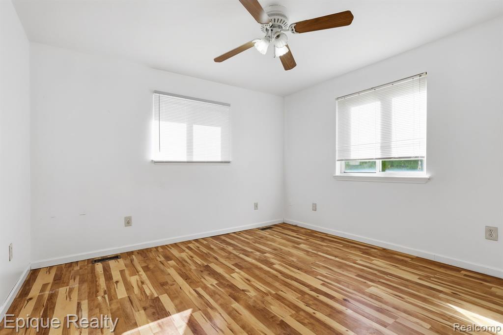 76 W Coy Avenue