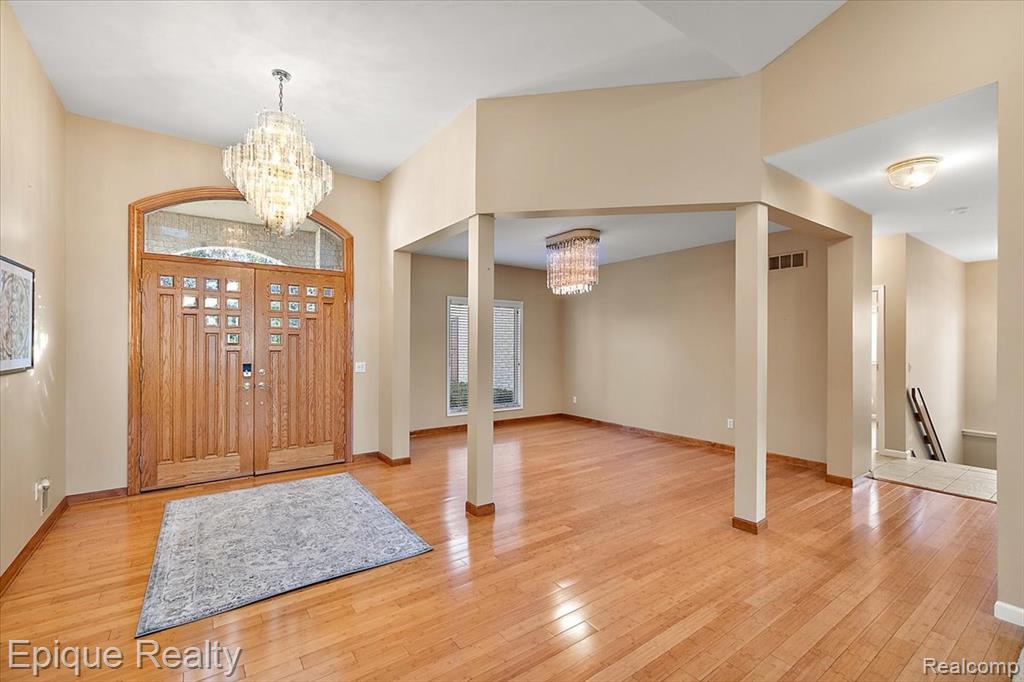 374 Oakbridge Drive