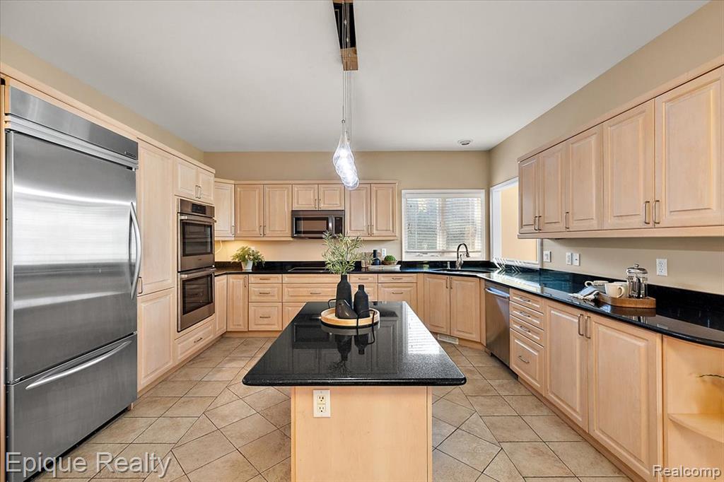 374 Oakbridge Drive