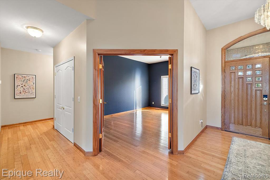 374 Oakbridge Drive